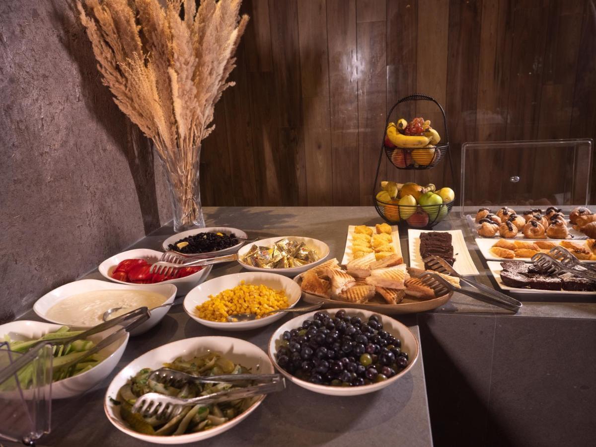 Select Hill Resort Linze Buitenkant foto