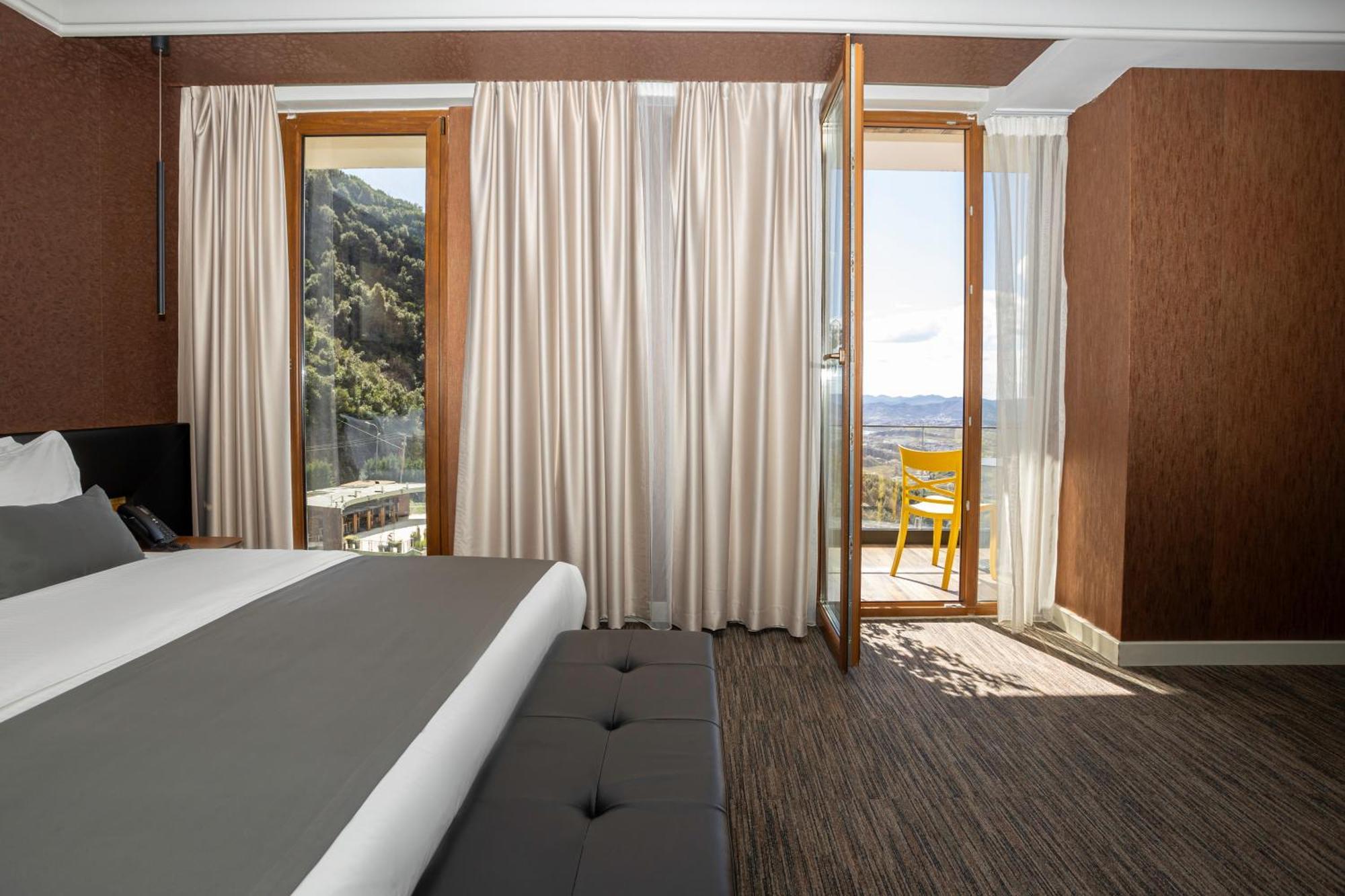 Select Hill Resort Linze Buitenkant foto
