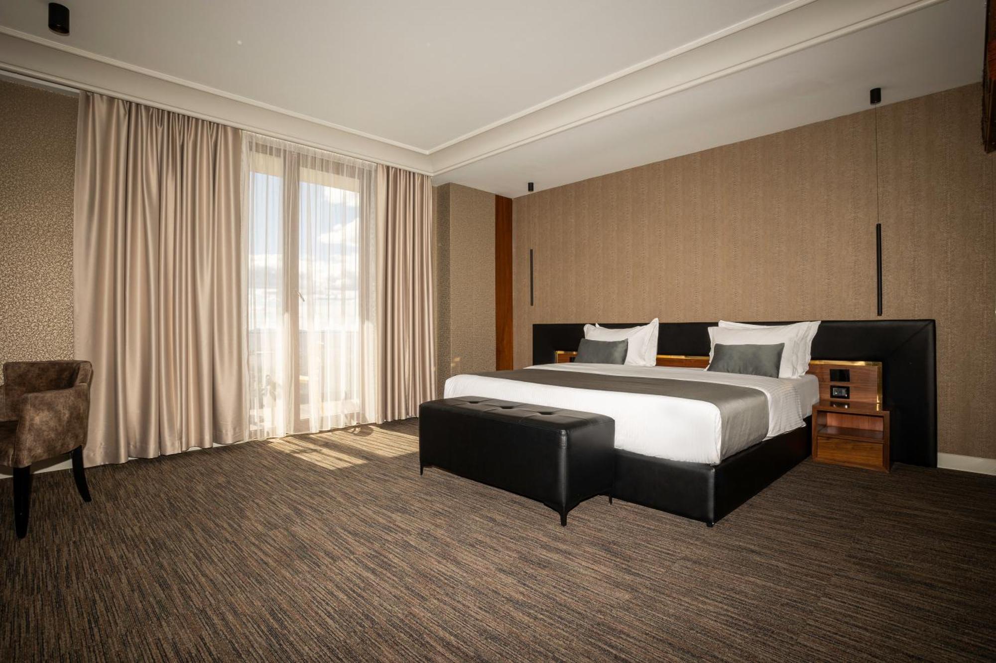 Select Hill Resort Linze Buitenkant foto