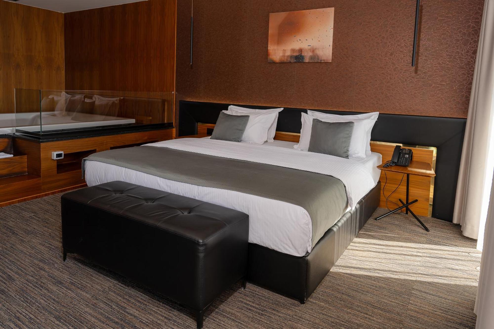 Select Hill Resort Linze Buitenkant foto