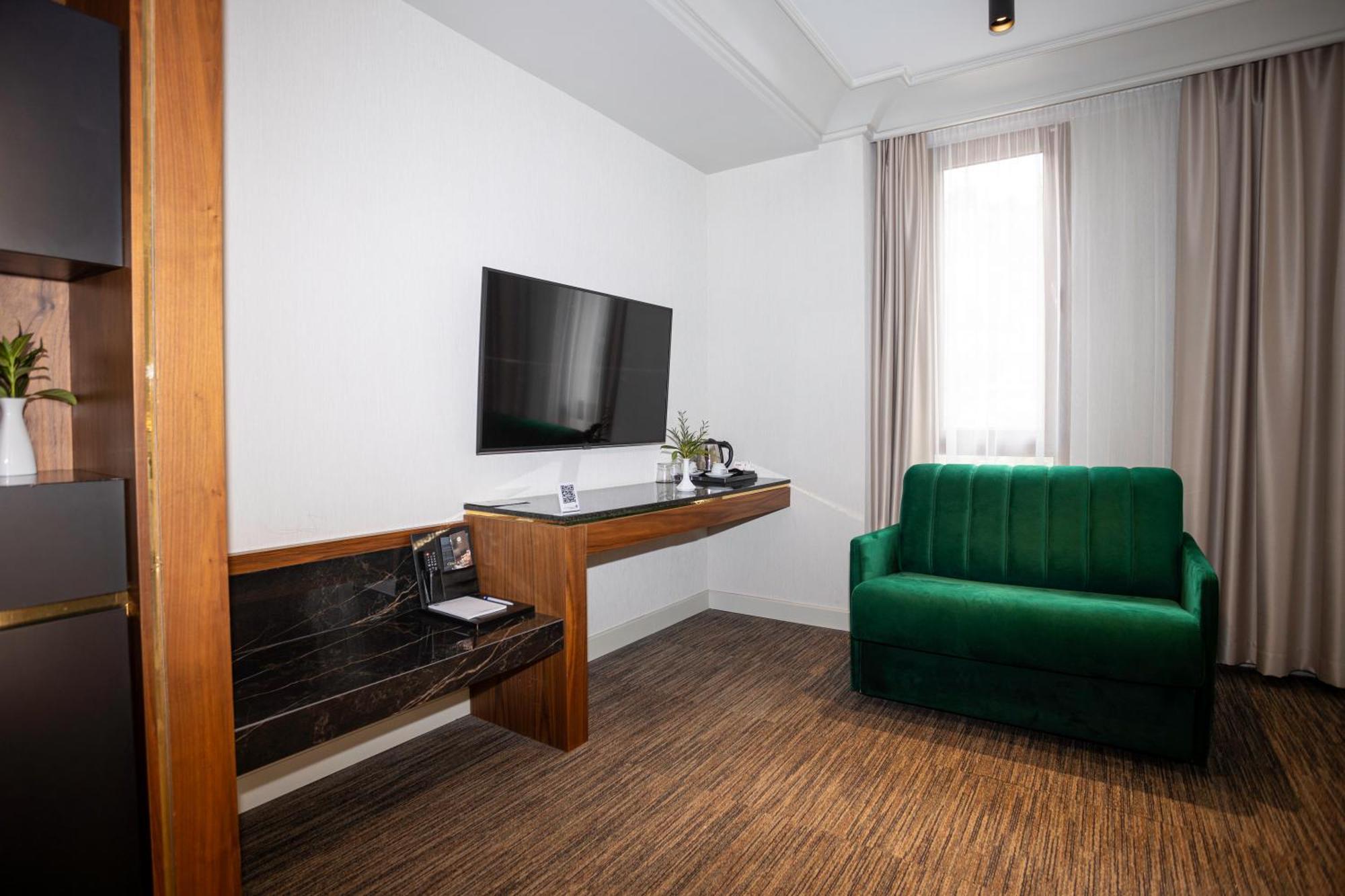 Select Hill Resort Linze Buitenkant foto
