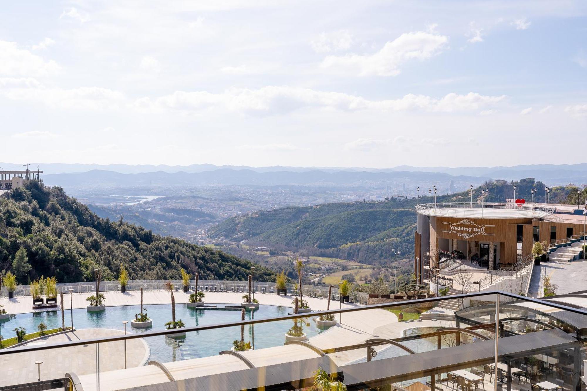 Select Hill Resort Linze Buitenkant foto